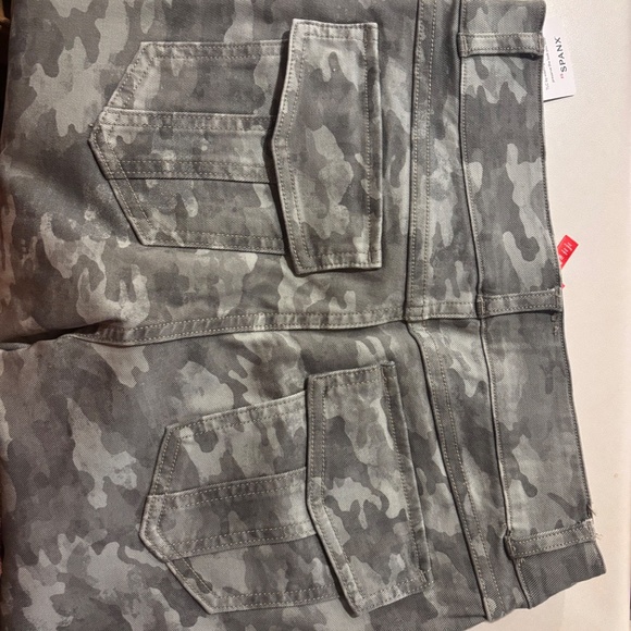 Spanx Stretch Twill Ankle Camo Cargo Pant - Picture 6 of 6